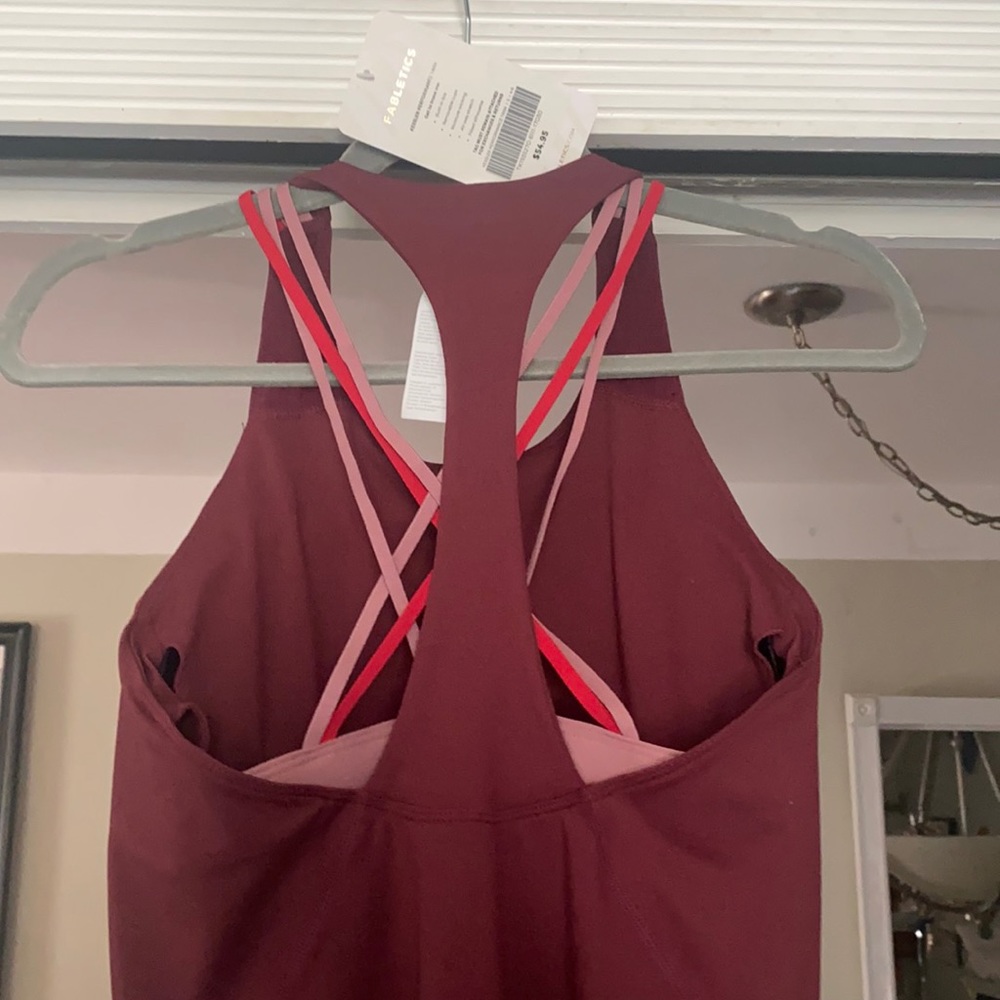 Fabletics NWT sports bra burgundy  tank size S